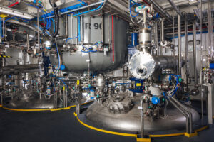 Helios_production-81_foto_Marko_Delbello_Ocepek Resins reactor R 90 in production